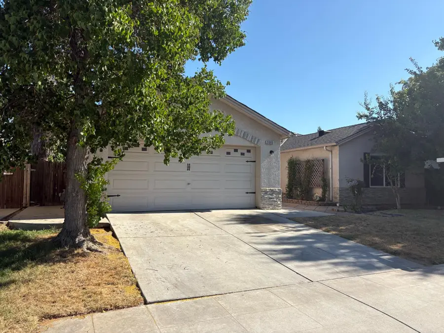 5583 W Floradora Avenue, Fresno, CA 93722 - #2