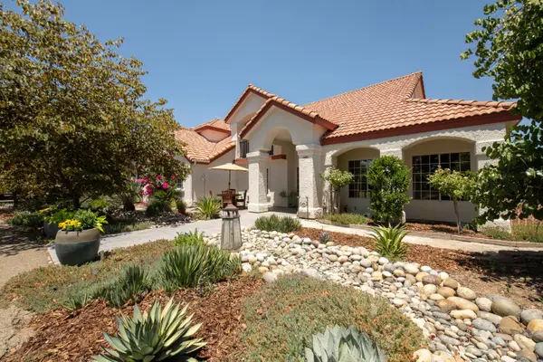 5232 Horseshoe Bend Avenue, Clovis, CA 93619