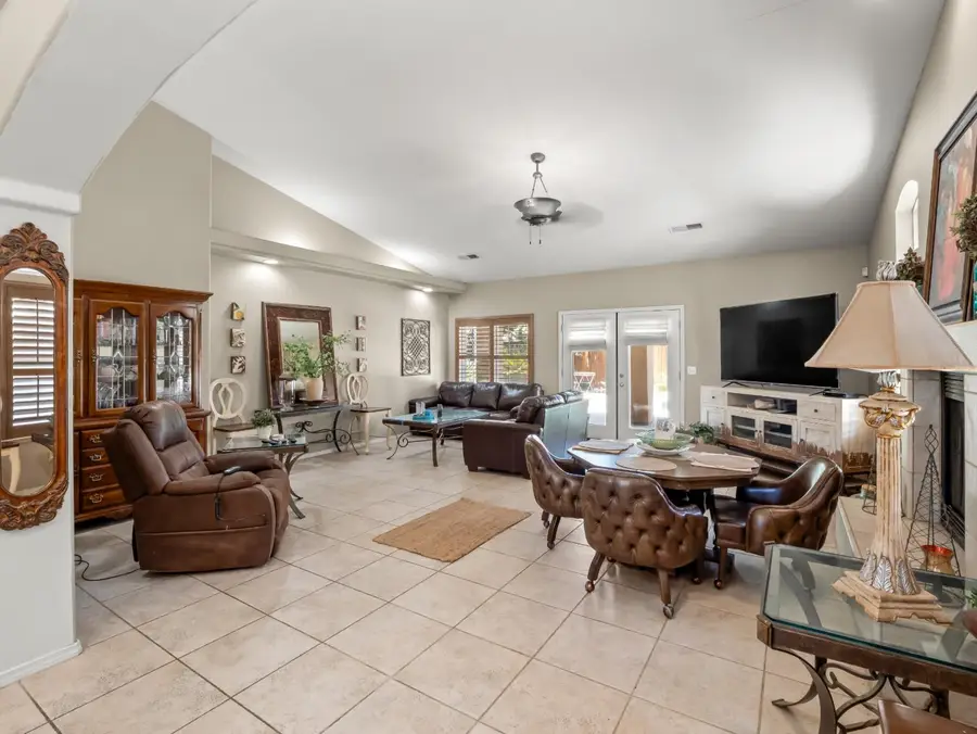 3055 Glenville Avenue, Madera, CA 93637 - #3