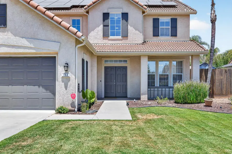 752 W Pebble, Hanford, CA 93230 - #3