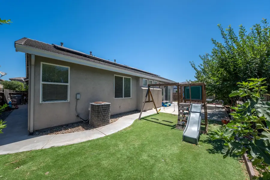 1000 Georgia Avenue, Madera, CA 93637 - #3
