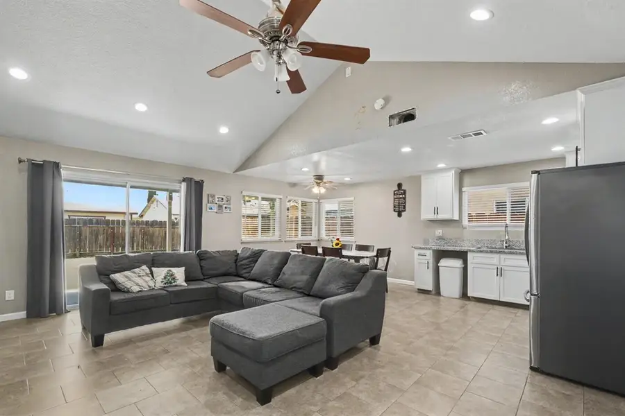 2121 Lincoln Avenue, Chowchilla, CA 93610 - #2