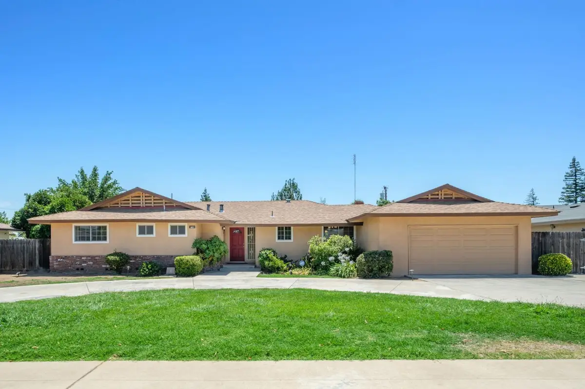 567 W Bullard Avenue, Fresno, CA 93704 - #1
