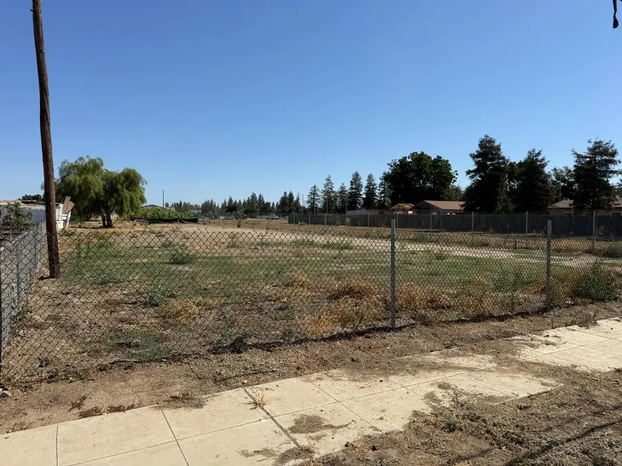 739 E Samson, Fresno, CA 93706 - #2