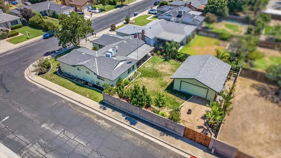 1726 Fairmont Avenue, Clovis, CA 93611 - #2