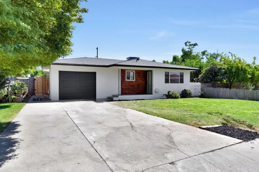 15431 W E Street, Kerman, CA 93630 - #2
