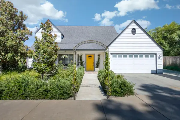 1061 N Adler Avenue, Clovis, CA 93611