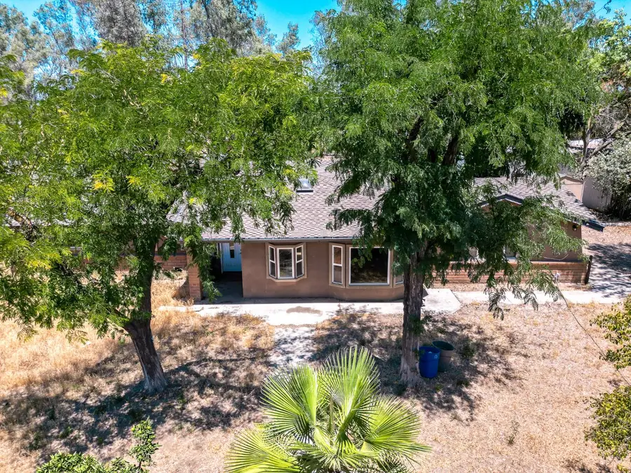 6073 W Clinton Avenue, Fresno, CA 93722 - #2