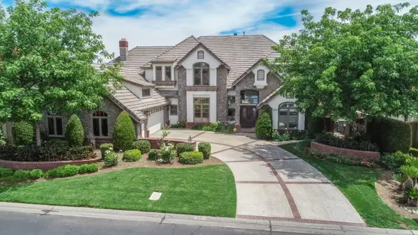 541 E Chesapeake Circle, Fresno, CA 93720