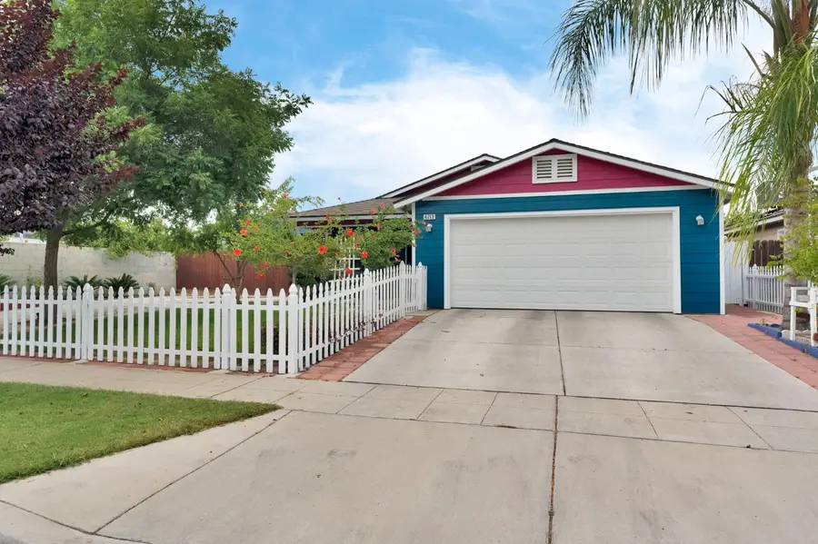 4713 E Belgravia Avenue, Fresno, CA 93725 - #2