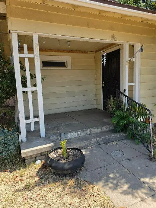 3247 E Butler Avenue, Fresno, CA 93702 - #3