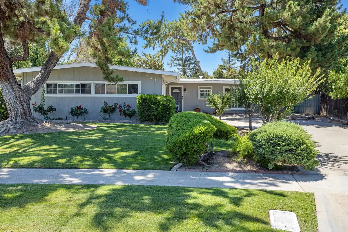 746 W Acacia Avenue W, Fresno, CA 93705 - #1