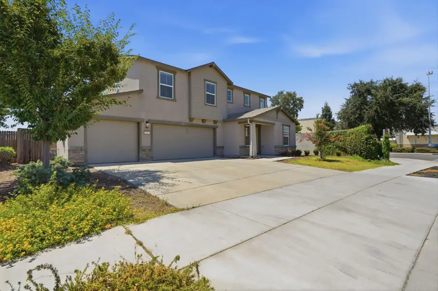 101 E Sedona Ave, Visalia, CA 93291 - #3