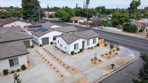 2379 N Arthur, Fresno, CA 93705