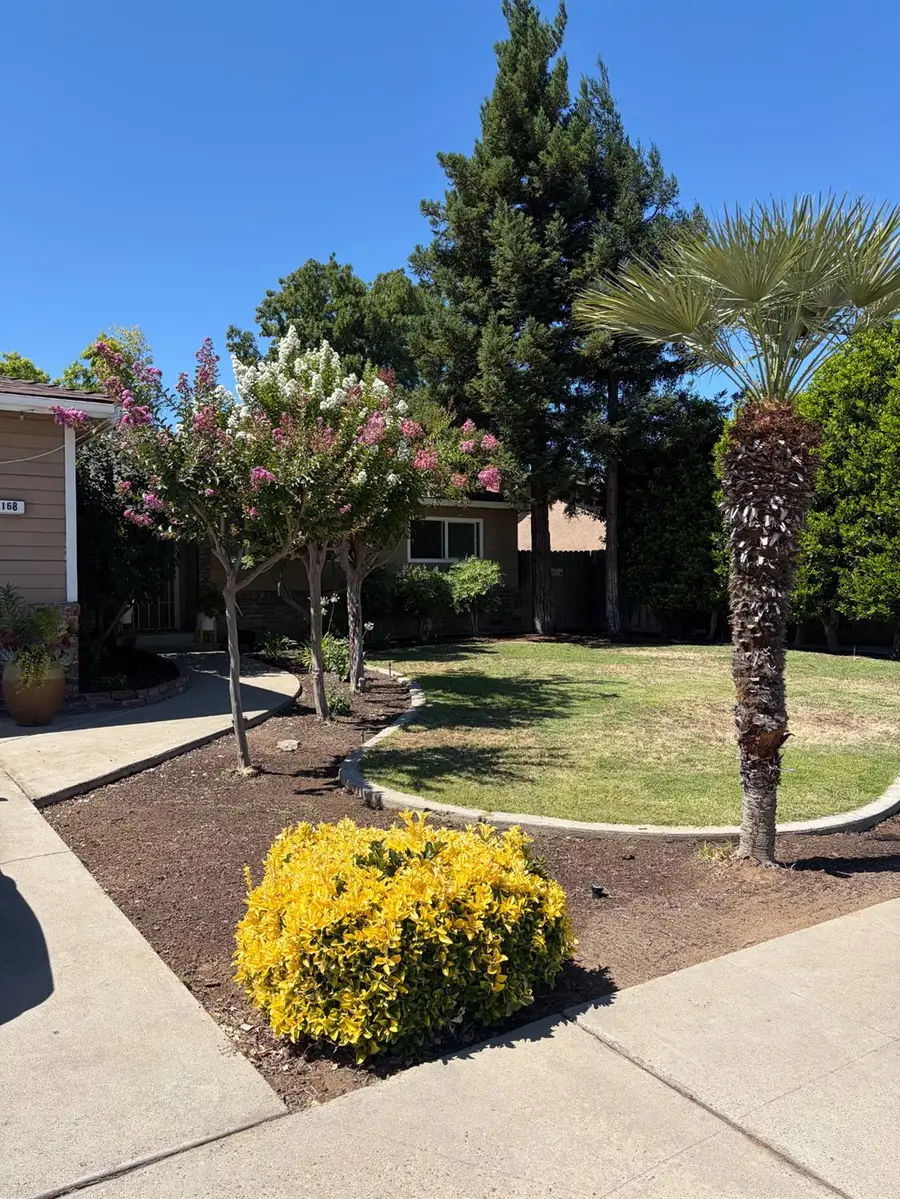 168 W Indianapolis Avenue, Clovis, CA 93612 - #3