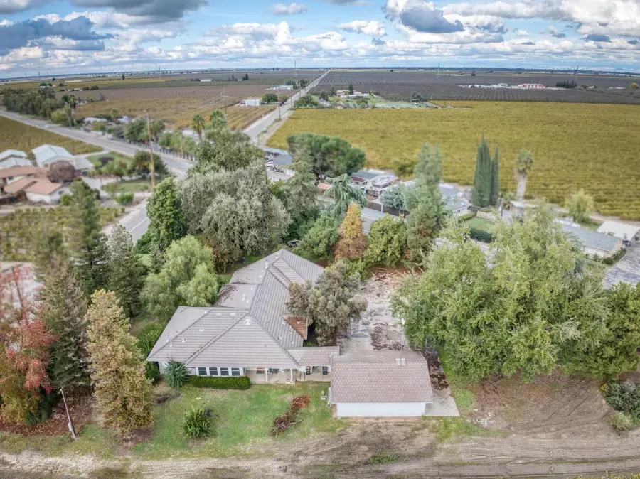 10477 S Henderson Road, Fresno, CA 93706 - #3