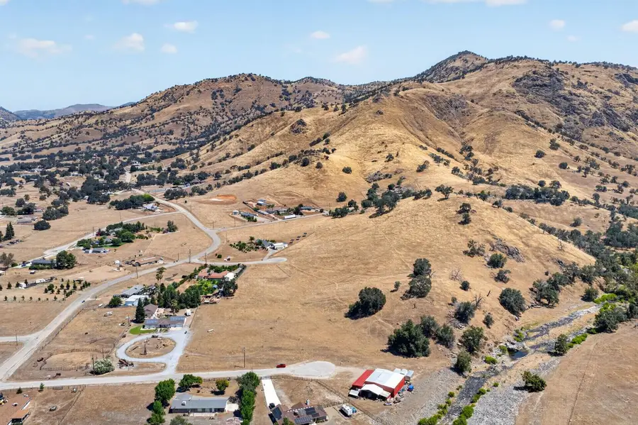 6050 Dogwood Lane, Sanger, CA 93657 - #2
