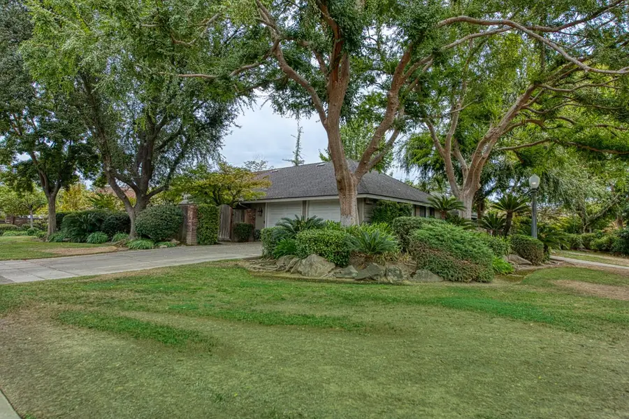 5284 N Pleasant Avenue, Fresno, CA 93711 - #3