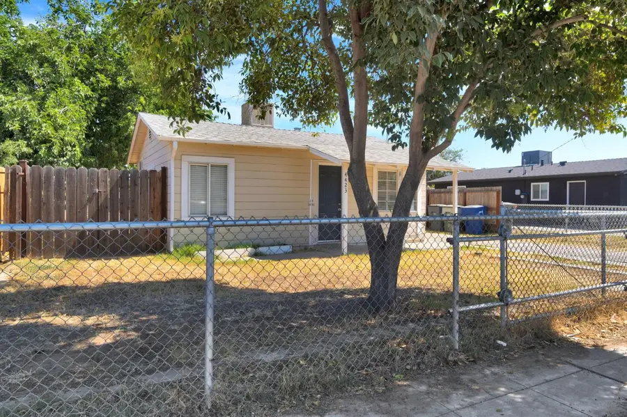 4423 E Floradora Avenue, Fresno, CA 93703 - #3