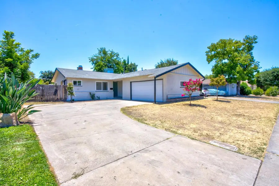 2808 E Dakota Avenue, Fresno, CA 93726 - #2