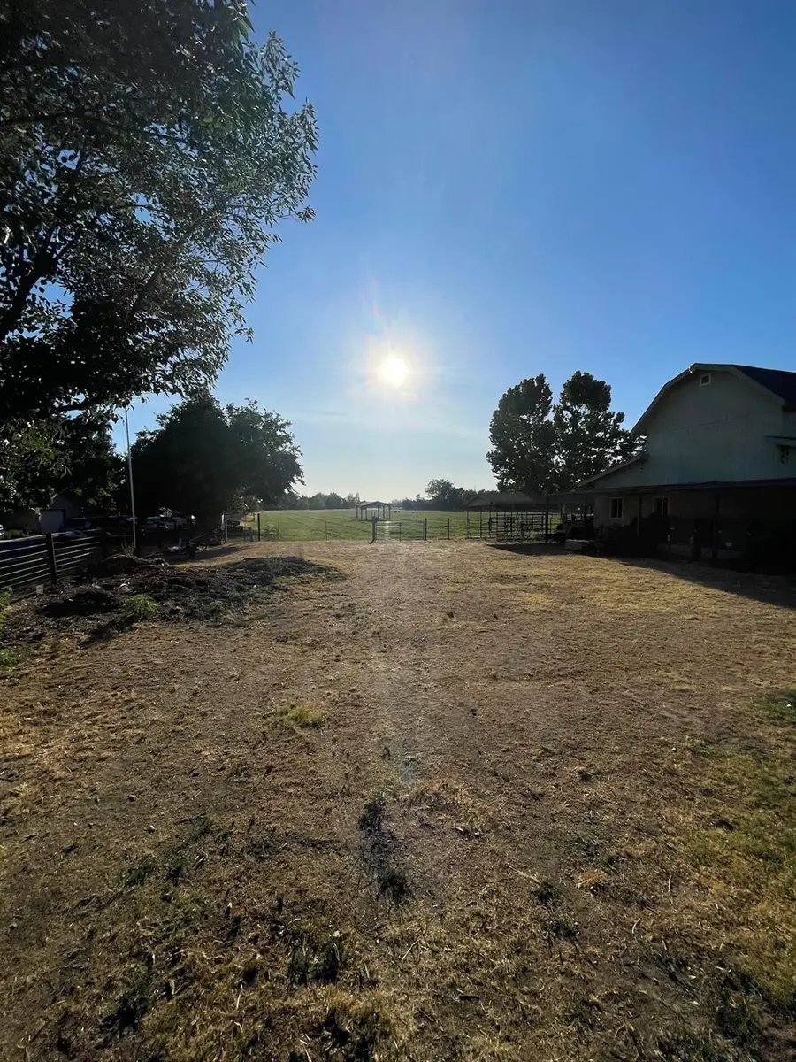 8163 N Armstrong, Clovis, CA 93619 - #2