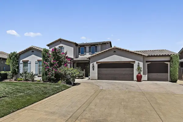 3225 Lexington, Clovis, CA 93619
