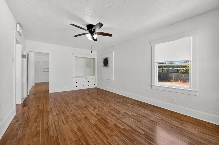 610 P Street, Sanger, CA 93657 - #3