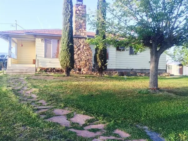 25735 Wellbarn Road, Clovis, CA 93619