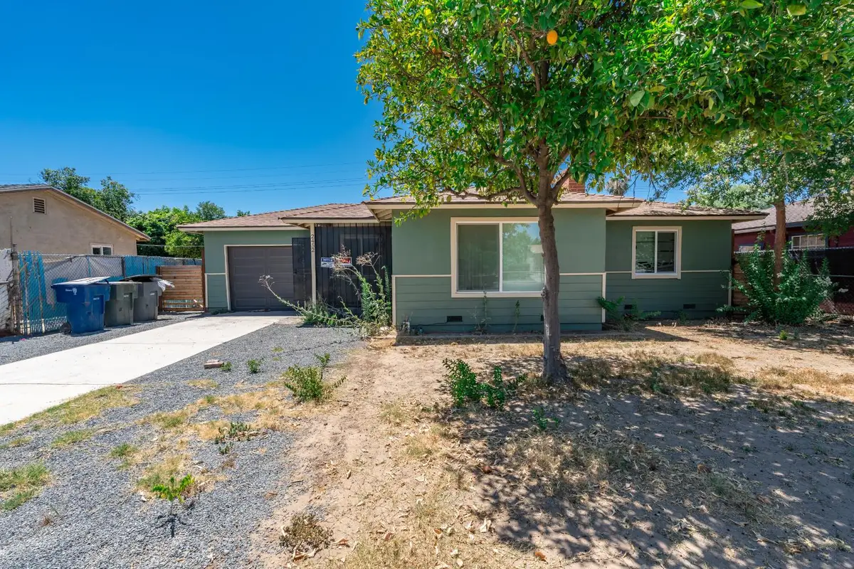 2452 S Holloway Avenue, Fresno, CA 93725 - #1