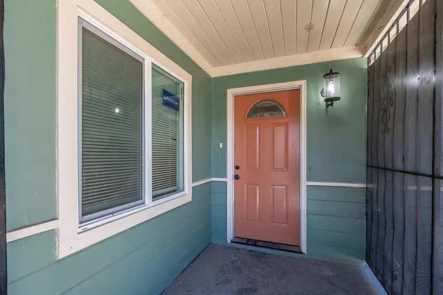 2452 S Holloway Avenue, Fresno, CA 93725 - #2