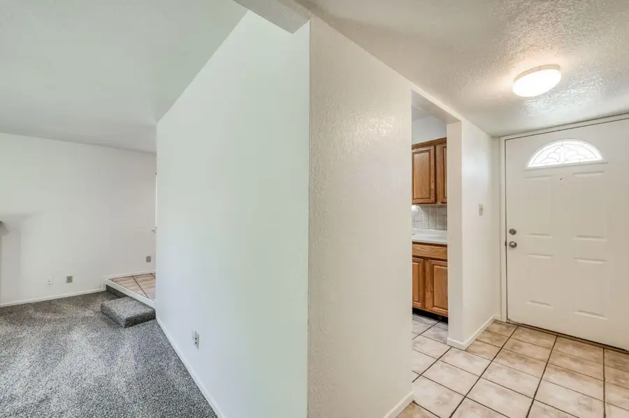 619 W Indianapolis Avenue, Clovis, CA 93612 - #2
