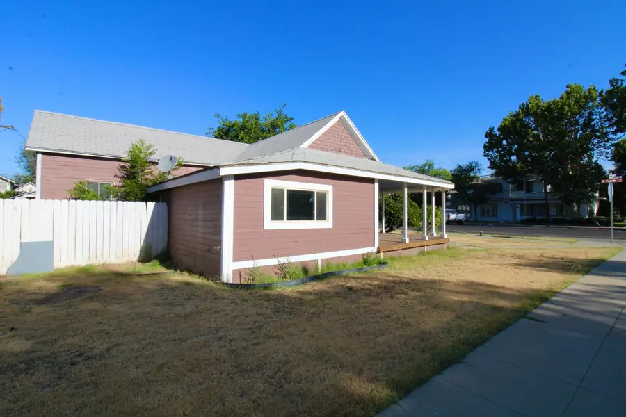 432 4th Street, Clovis, CA 93612 - #3