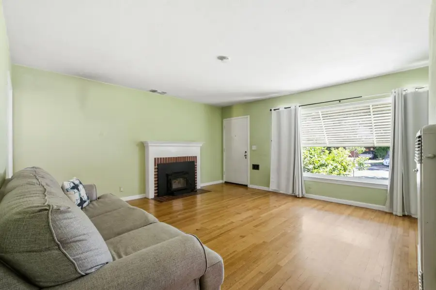 1026 W Dayton Avenue, Fresno, CA 93705 - #3