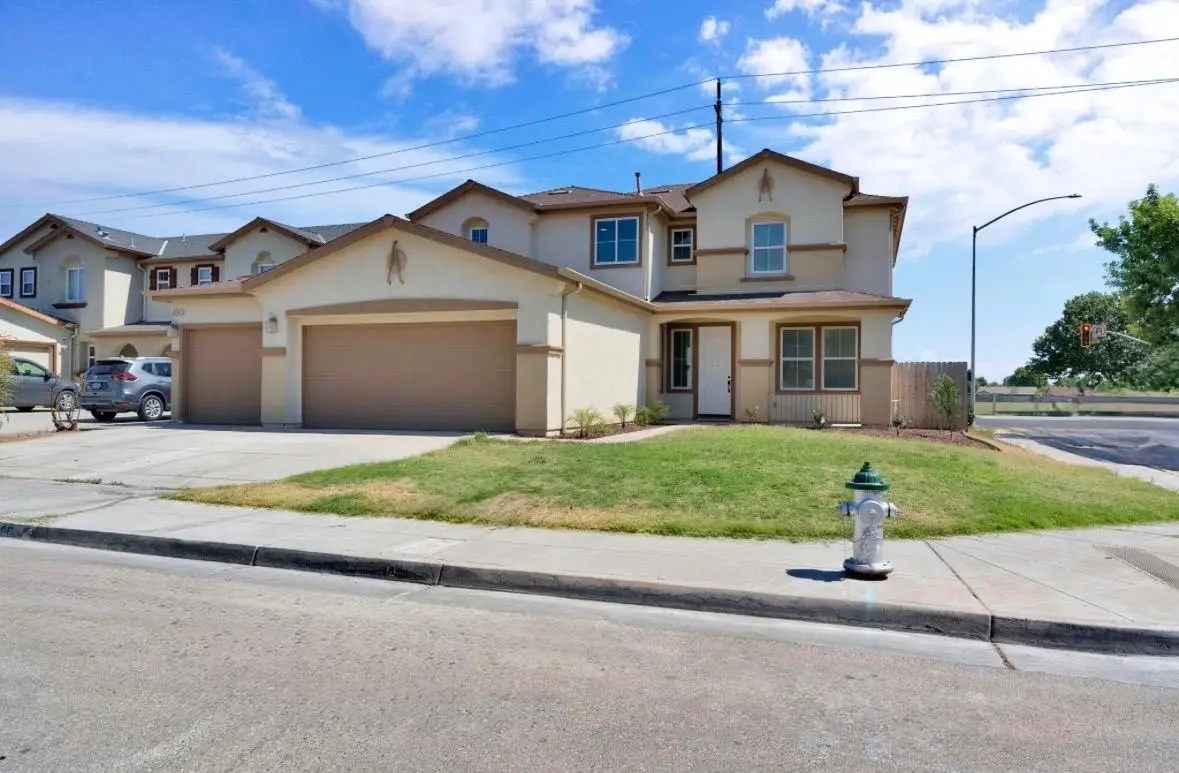 5306 E Tower Avenue, Fresno, CA 93725 - #1