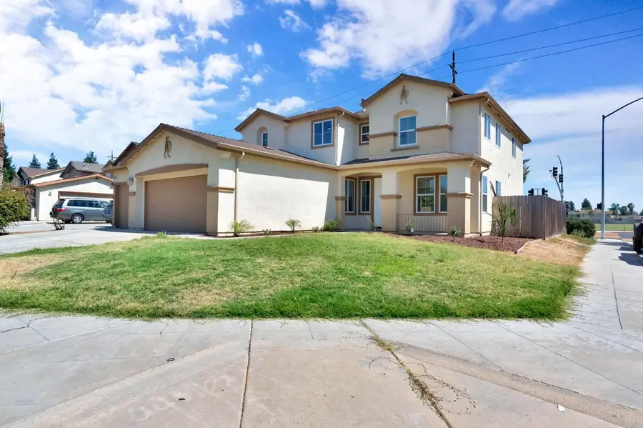 5306 E Tower Avenue, Fresno, CA 93725 - #2