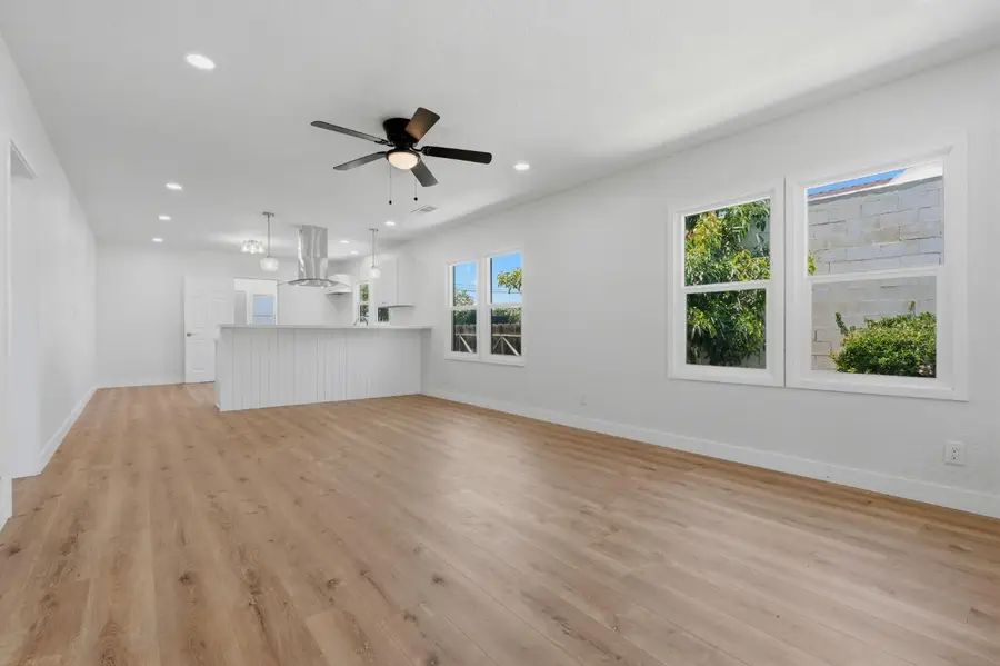 35 S Howland Street, Porterville, CA 93257 - #2