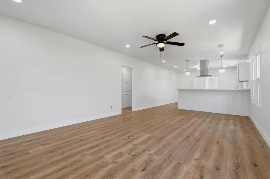 35 S Howland Street, Porterville, CA 93257 - #3