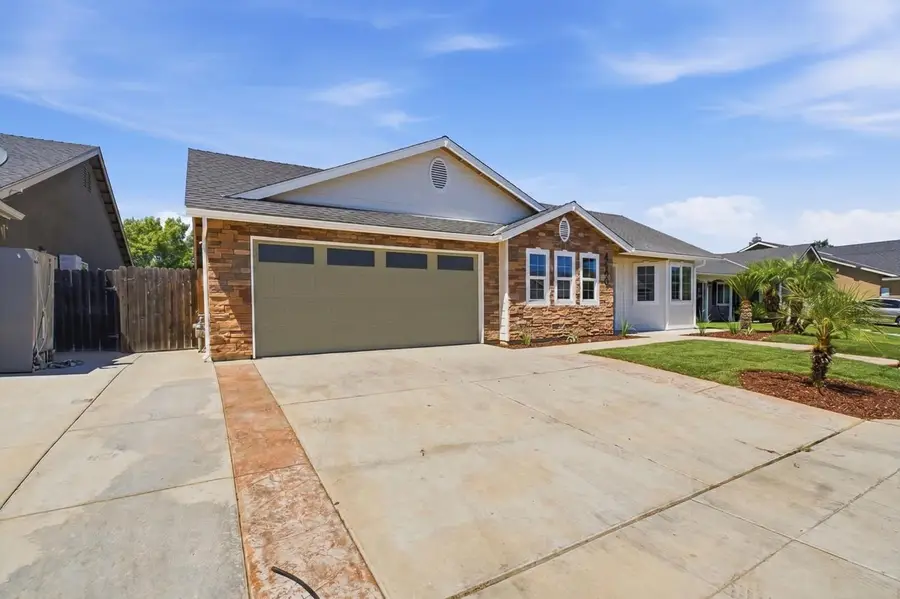 4648 W Harvard Avenue, Fresno, CA 93722 - #3