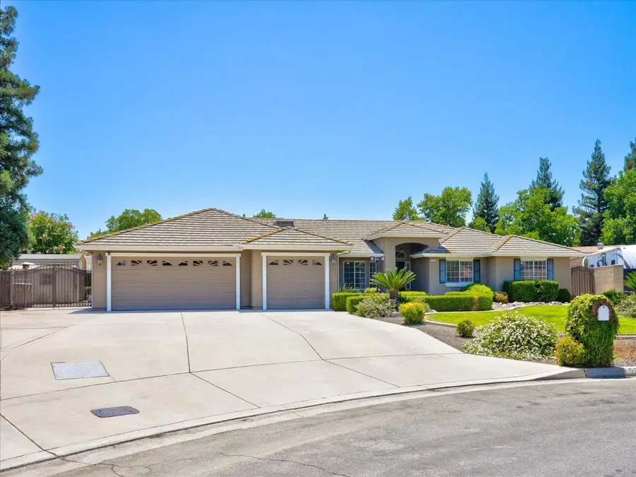 5291 W Spruce Avenue, Fresno, CA 93722 - #2