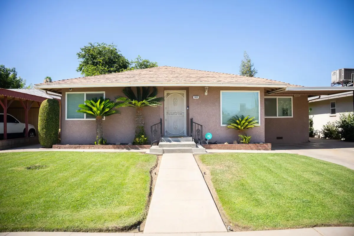 1626 W Yale Avenue, Fresno, CA 93705 - #1