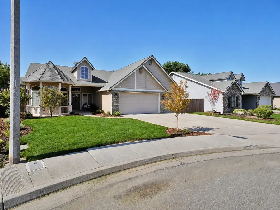 1059 W Julia Way, Hanford, CA 93230 - #3