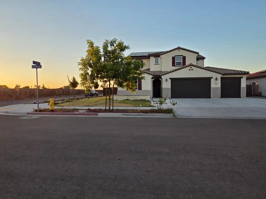 705 Skansen Street, Kingsburg, CA 93631 - #2