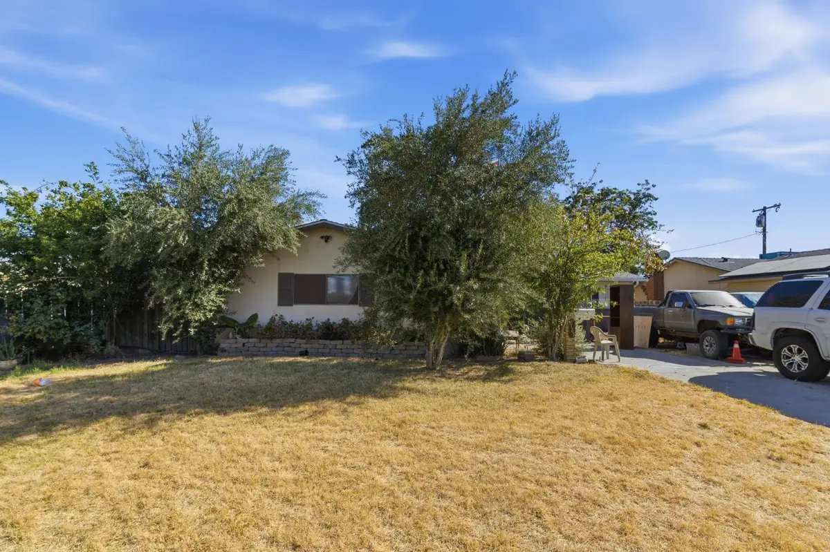 1165 E Malone Street, Hanford, CA 93230 - #1