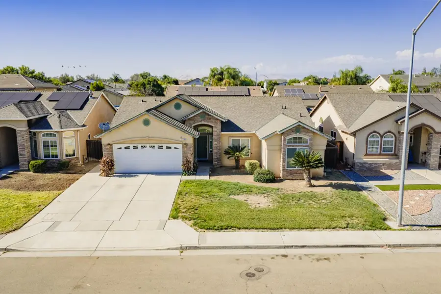 1323 Florence Avenue, Dinuba, CA 93618 - #2