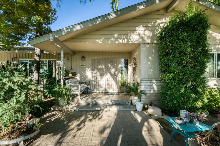 6070 N Colonial Avenue, Fresno, CA 93704 - #3