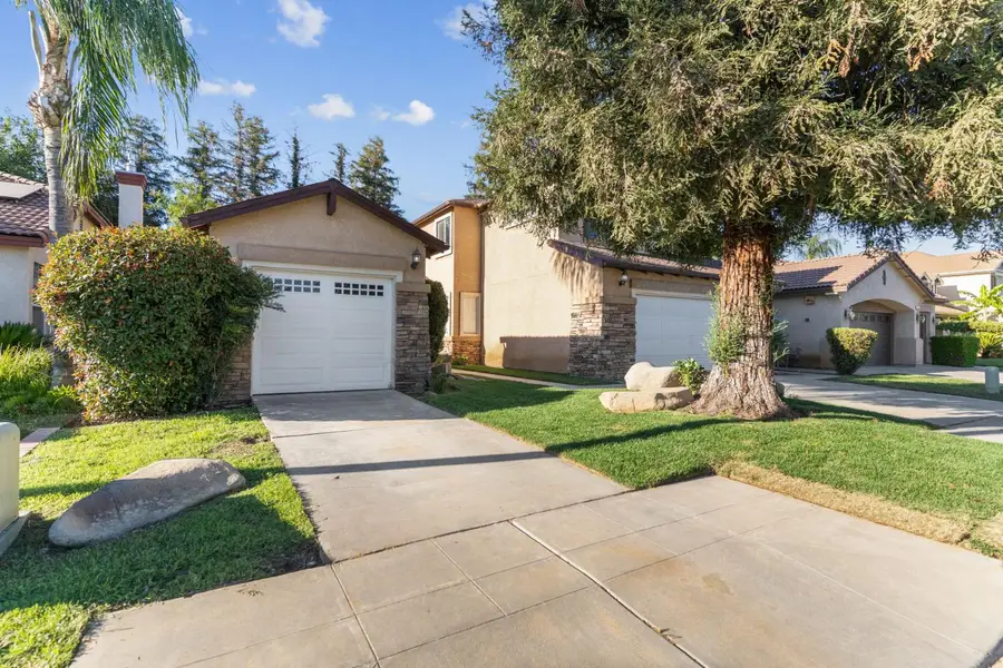 2624 E Houston Avenue, Fresno, CA 93720 - #2