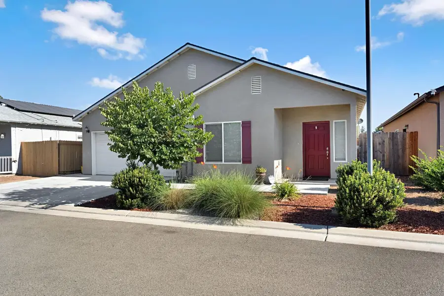 375 Amber Lane, Dinuba, CA 93618 - #2