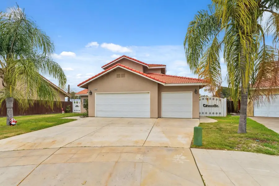 5028 W Robinson Avenue, Fresno, CA 93722 - #2