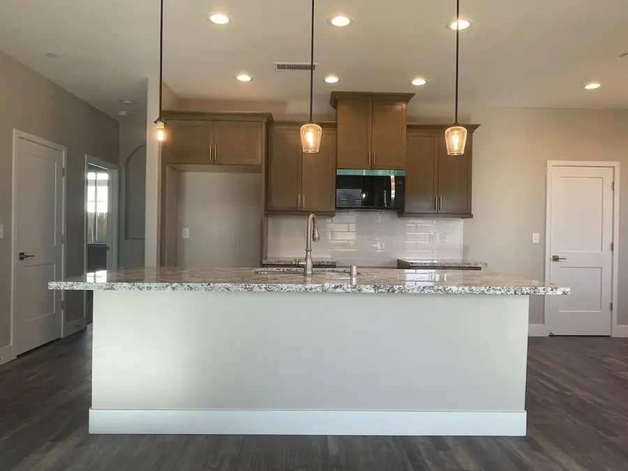 16219 W Sunset Ave, Kerman, CA 93630 - #2