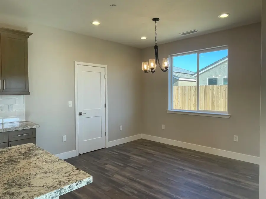 16219 W Sunset Ave, Kerman, CA 93630 - #3